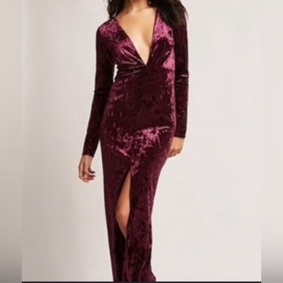 Forever 21 Dresses & Skirts - Forever 21 M Violet Crushed Velvet Fitted Maxi Long Sleeve V Neck Dress